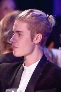 Justin-Bieber-Man-Bun-Hair