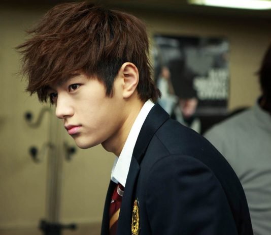 30 Awesome Korean Hairstyles for Men and K-Pop Fans